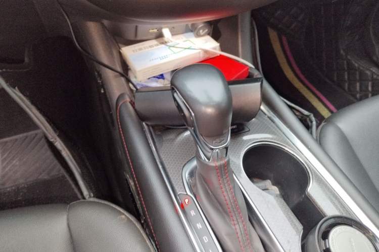 Used Chevrolet Malibu XL 2022 Redline 550T Automatic Sport Edition Gear Lever