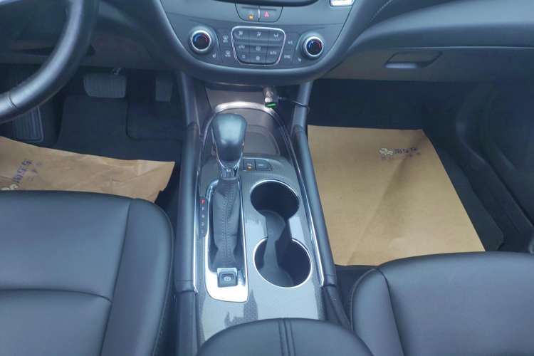 Used Chevrolet Malibu XL 2022 535T Automatic Sport Edition Gear Lever