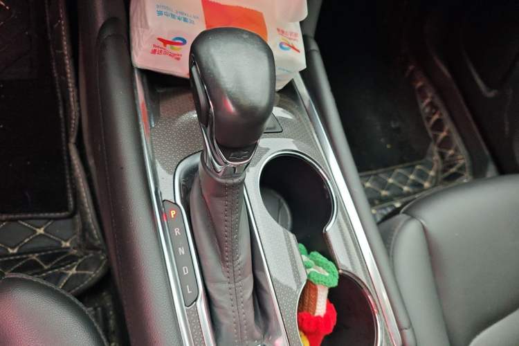 Used Chevrolet Malibu XL 2022 535T Automatic Sport Edition Gear Lever