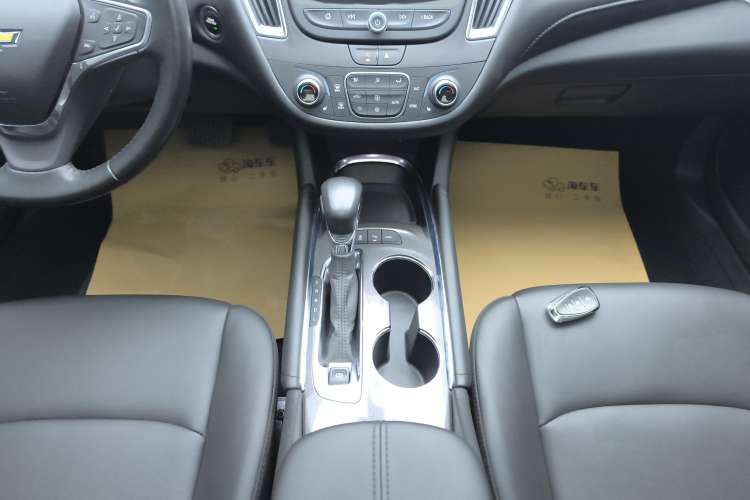 Used Chevrolet Malibu XL 2022 535T Automatic Sport Edition Gear Lever