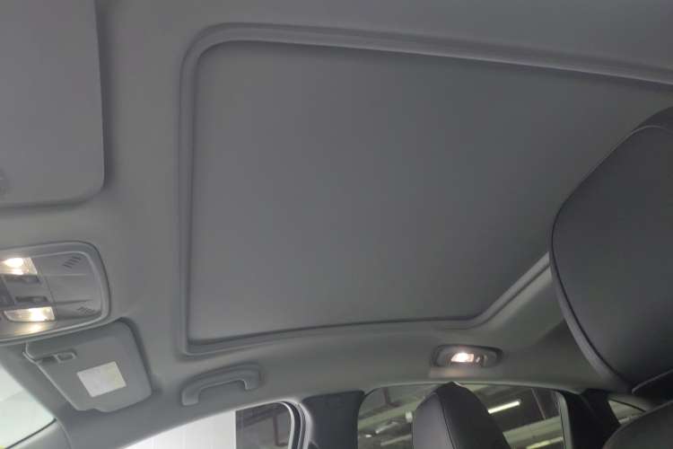 Used Chevrolet Malibu XL 2022 535T Automatic Sport Edition Headliner
