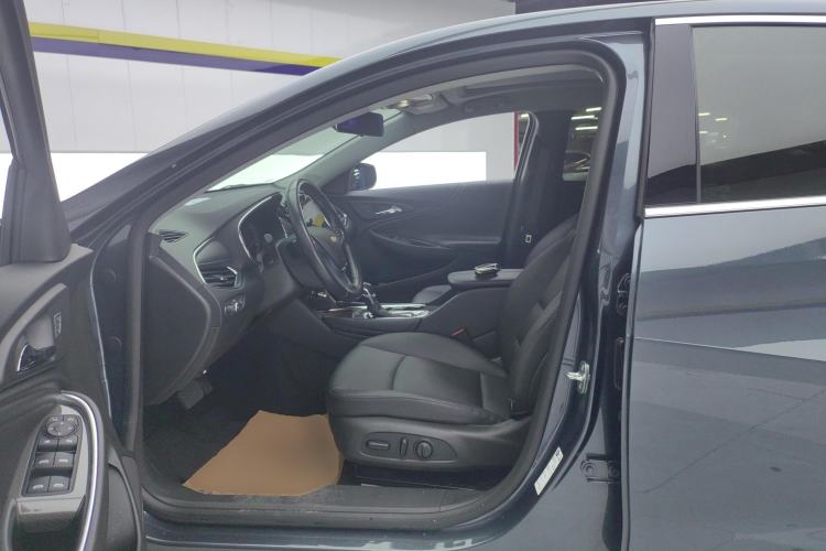 Used Chevrolet Malibu XL 2022 535T Automatic Sport Edition Left Front Seat