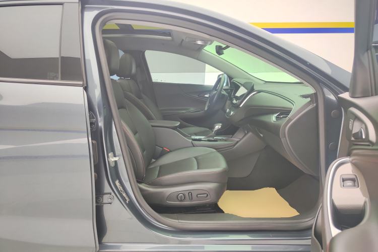 Used Chevrolet Malibu XL 2022 Redline 550T Automatic Sport Edition Right Front Seat