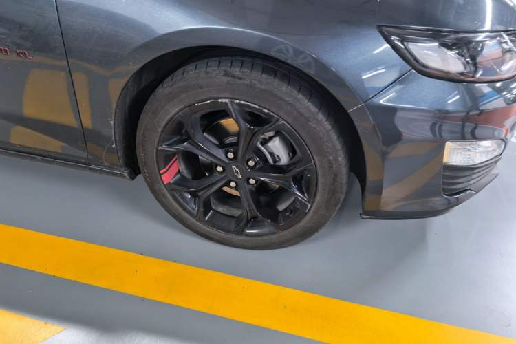 Used Chevrolet Malibu XL 2022 Redline 550T Automatic Sport Edition Right Front Wheel Hub