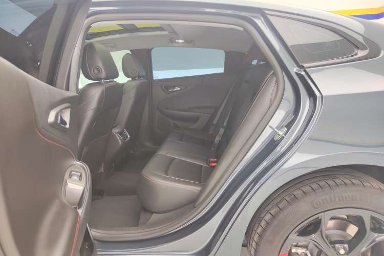 Used Chevrolet Malibu XL 2022 Redline 550T Automatic Sport Edition Right Rear Seat