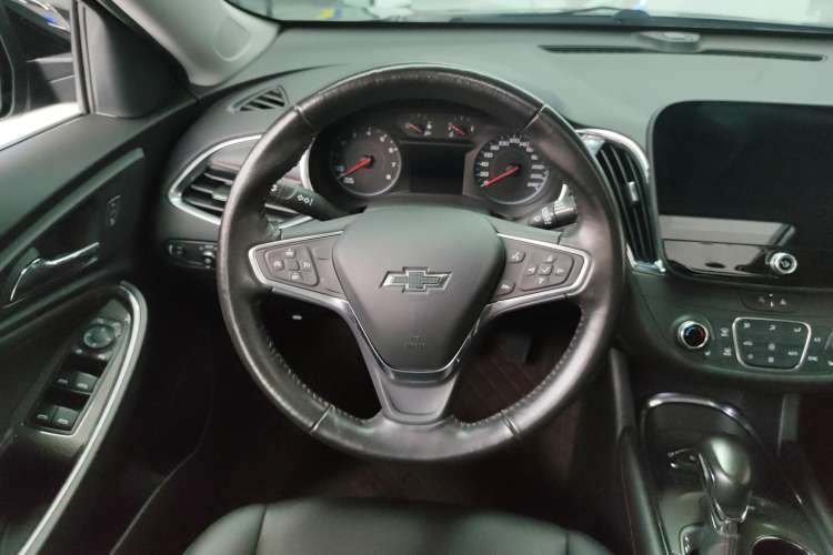 Used Chevrolet Malibu XL 2022 Redline 550T Automatic Sport Edition Steering Wheel