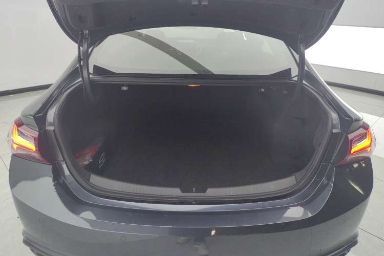 Used Chevrolet Malibu XL 2022 535T Automatic Sport Edition Trunk