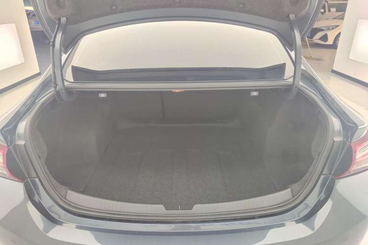 Used Chevrolet Malibu XL 2022 Redline 550T Automatic Sport Edition Trunk