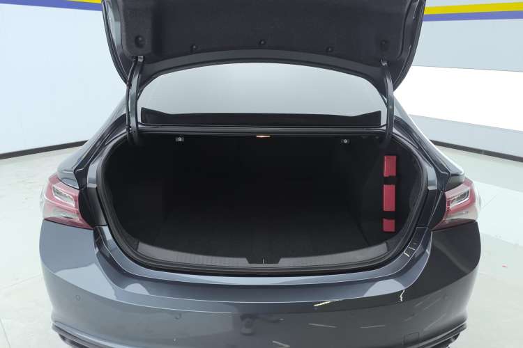 Used Chevrolet Malibu XL 2022 535T Automatic Sport Edition Trunk