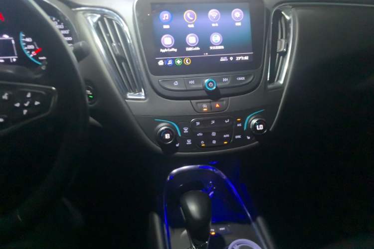 Used Chevrolet Malibu XL 2022 535T Automatic Sport Edition Audio And AC Panel