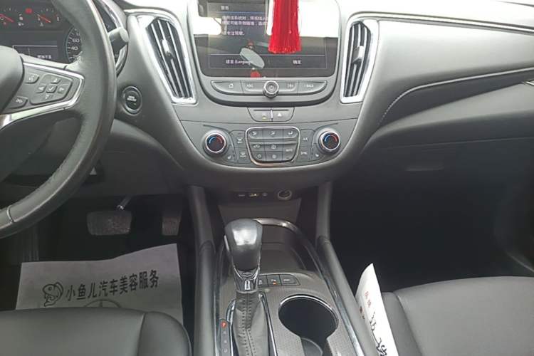 Used Chevrolet Malibu XL 2022 535T Automatic Sport Edition Audio And AC Panel