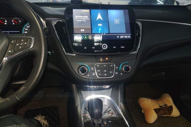 Used Chevrolet Malibu XL 2022 Redline 550T Automatic Sport Edition Audio And AC Panel