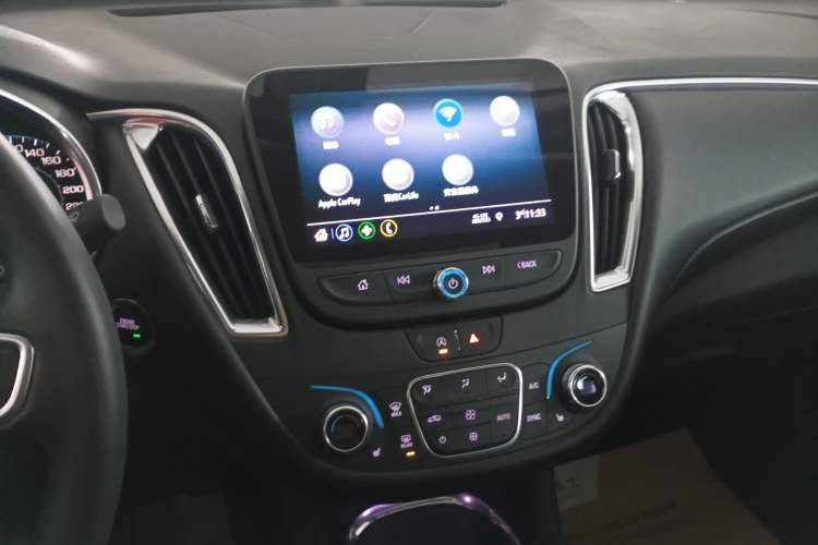 Used Chevrolet Malibu XL 2022 535T Automatic Sport Edition Audio And AC Panel