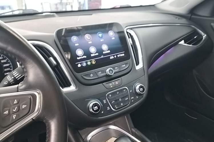 Used Chevrolet Malibu XL 2022 535T Automatic Sport Edition Audio And AC Panel