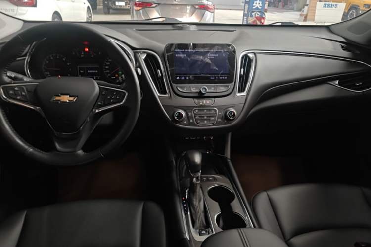 Used Chevrolet Malibu XL 2022 535T Automatic Sport Edition Audio And AC Panel
