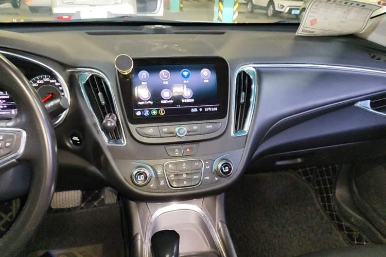 Used Chevrolet Malibu XL 2022 535T Automatic Sport Edition Audio And AC Panel