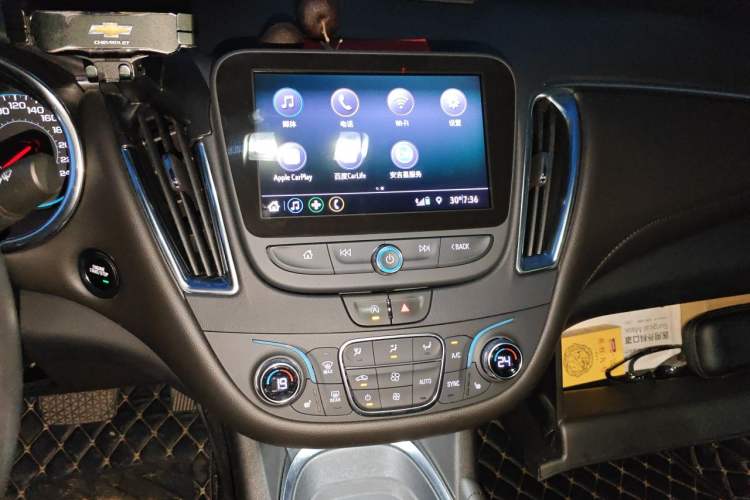 Used Chevrolet Malibu XL 2022 535T Automatic Sport Edition Audio And AC Panel