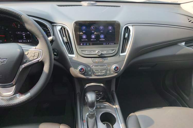 Used Chevrolet Malibu XL 2022 535T Automatic Sport Edition Audio And AC Panel