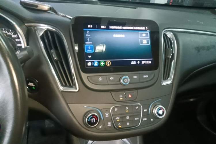 Used Chevrolet Malibu XL 2022 535T Automatic Sport Edition Audio And AC Panel