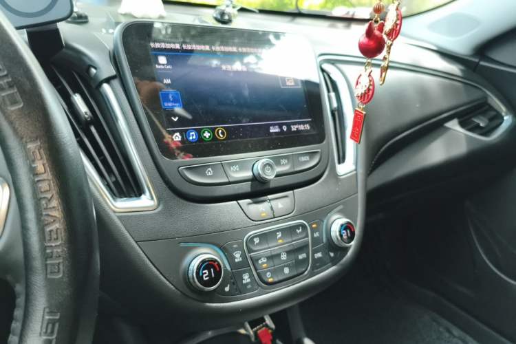 Used Chevrolet Malibu XL 2022 535T Automatic Sport Edition Audio And AC Panel