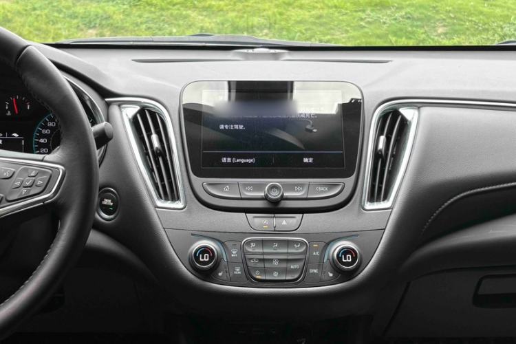 Used Chevrolet Malibu XL 2022 535T Automatic Sport Edition Audio And AC Panel