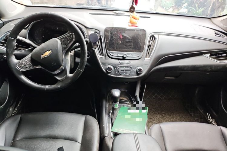 Used Chevrolet Malibu XL 2022 535T Automatic Sport Edition Center Console