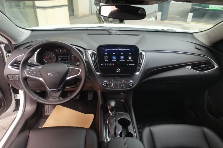 Used Chevrolet Malibu XL 2022 Redline 550T Automatic Sport Edition Center Console