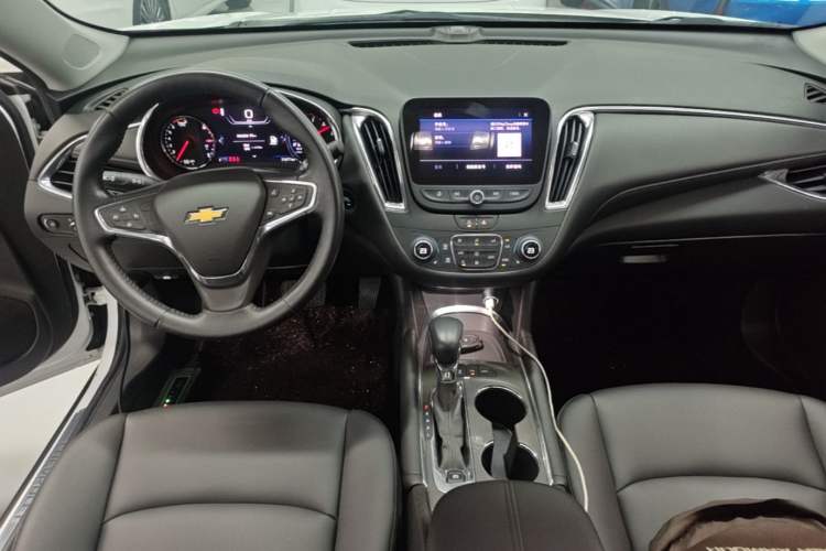 Used Chevrolet Malibu XL 2022 535T Automatic RuiLian Edition Center Console