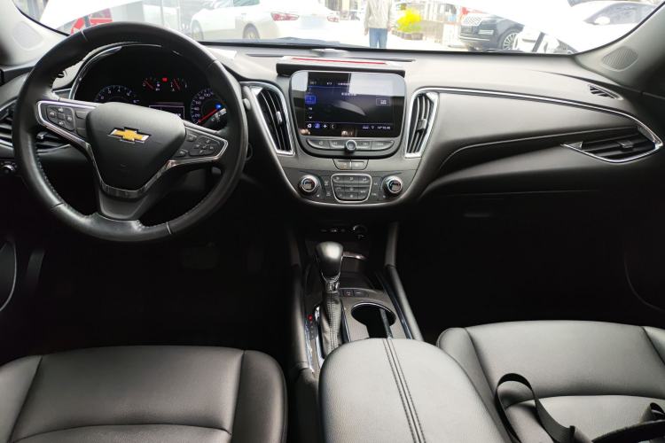 Used Chevrolet Malibu XL 2022 535T Automatic Sport Edition Center Console