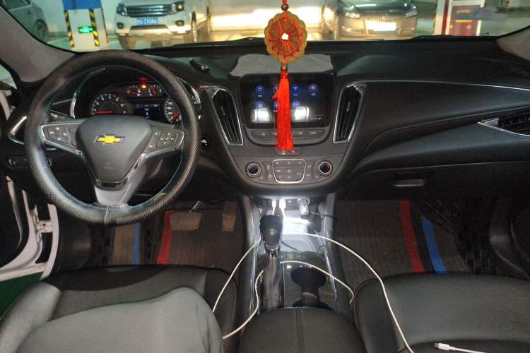 Used Chevrolet Malibu XL 2022 535T Automatic Sport Edition Center Console