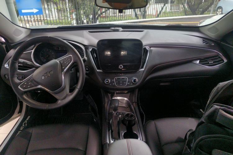 Used Chevrolet Malibu XL 2022 Redline 550T Automatic Sport Edition Center Console