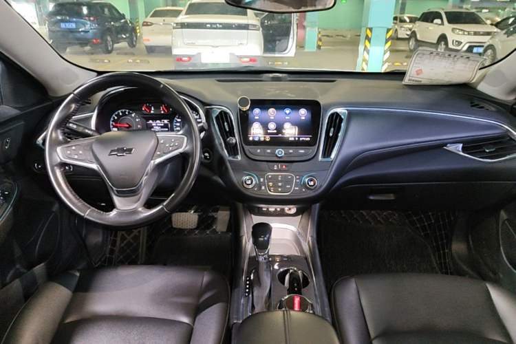 Used Chevrolet Malibu XL 2022 535T Automatic Sport Edition Center Console