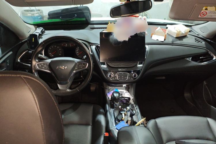 Used Chevrolet Malibu XL 2022 535T Automatic Sport Edition Center Console