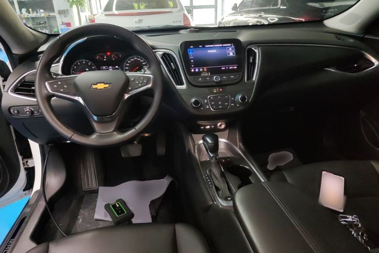 Used Chevrolet Malibu XL 2022 535T Automatic Sport Edition Center Console