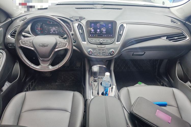 Used Chevrolet Malibu XL 2022 535T Automatic Sport Edition Center Console