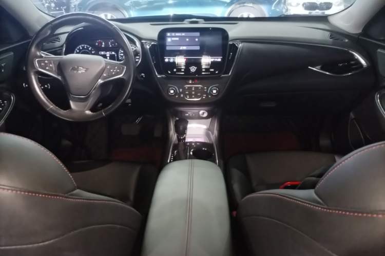 Used Chevrolet Malibu XL 2022 Redline 550T Automatic Sport Edition Center Console