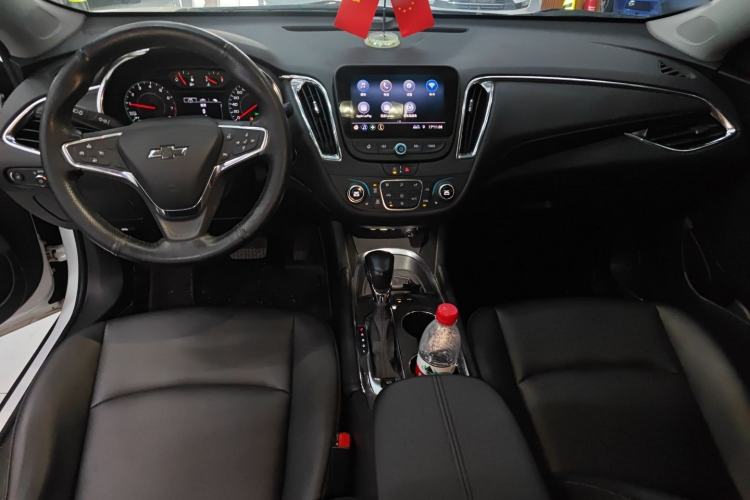 Used Chevrolet Malibu XL 2022 535T Automatic Sport Edition Center Console