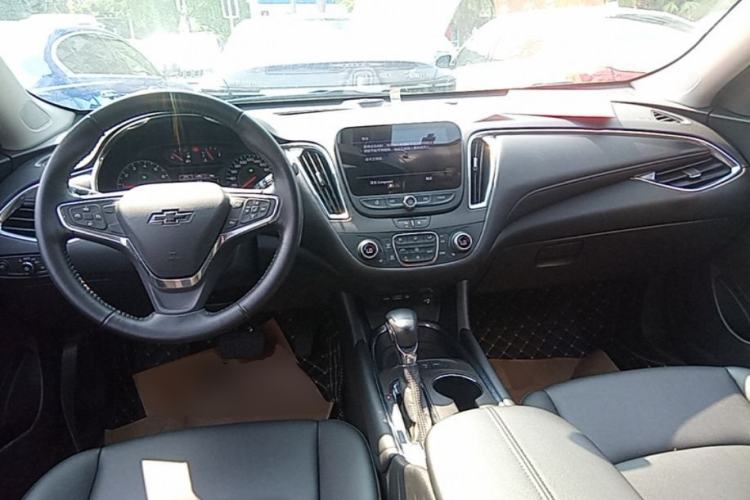 Used Chevrolet Malibu XL 2022 535T Automatic Sport Edition Center Console