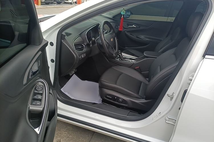 Used Chevrolet Malibu XL 2022 535T Automatic Sport Edition Driver Seat