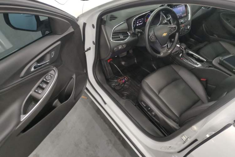 Used Chevrolet Malibu XL 2022 535T Automatic Sport Edition Driver Seat
