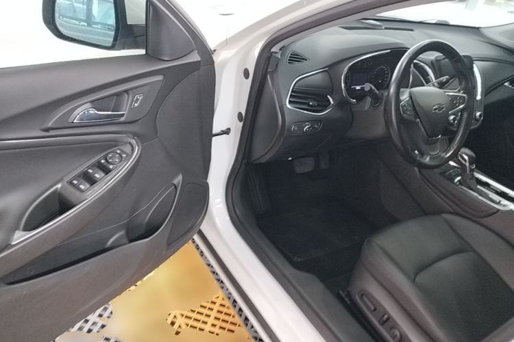 Used Chevrolet Malibu XL 2022 535T Automatic Sport Edition Driver Seat
