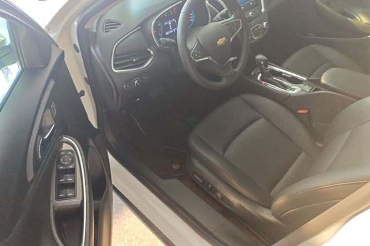 Used Chevrolet Malibu XL 2022 535T Automatic Sport Edition Driver Seat