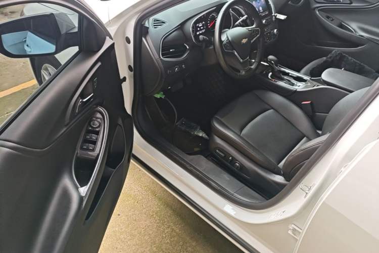 Used Chevrolet Malibu XL 2022 535T Automatic Sport Edition Driver Seat