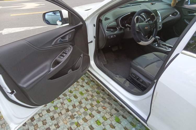 Used Chevrolet Malibu XL 2022 535T Automatic Sport Edition Driver Seat