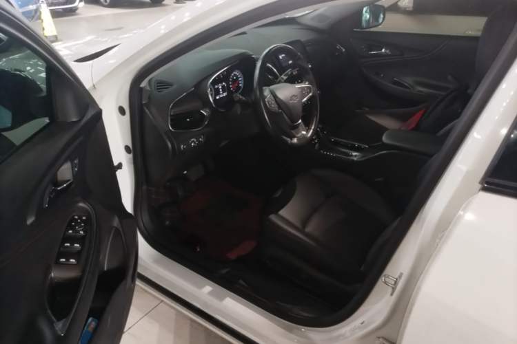 Used Chevrolet Malibu XL 2022 Redline 550T Automatic Sport Edition Driver Seat