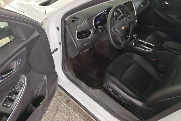 Used Chevrolet Malibu XL 2022 535T Automatic Sport Edition Driver Seat