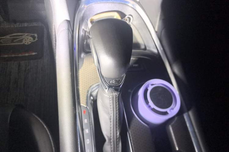 Used Chevrolet Malibu XL 2022 535T Automatic Sport Edition Gear Lever
