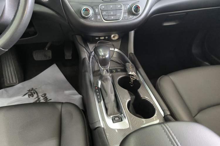 Used Chevrolet Malibu XL 2022 535T Automatic Sport Edition Gear Lever