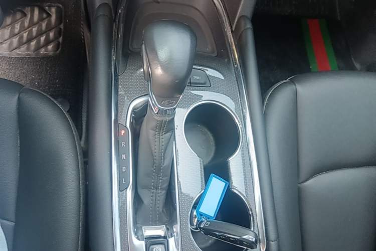 Used Chevrolet Malibu XL 2022 535T Automatic Sport Edition Gear Lever