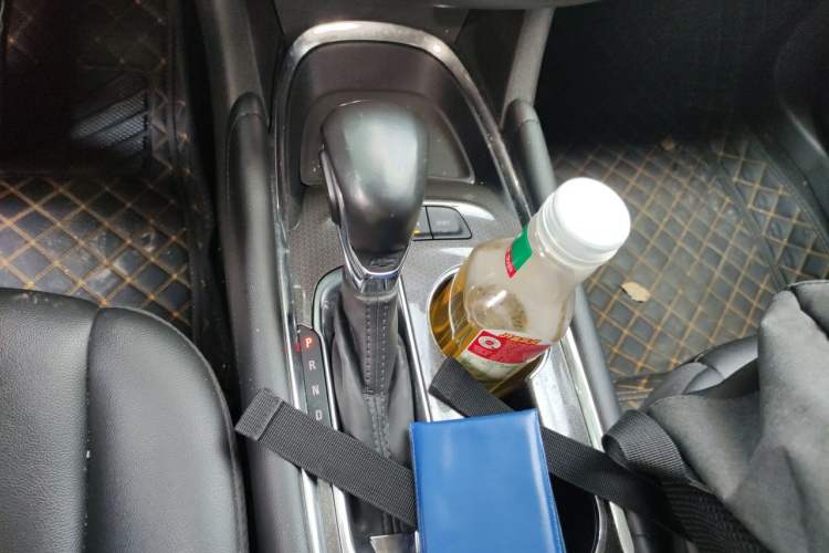 Used Chevrolet Malibu XL 2022 535T Automatic Sport Edition Gear Lever